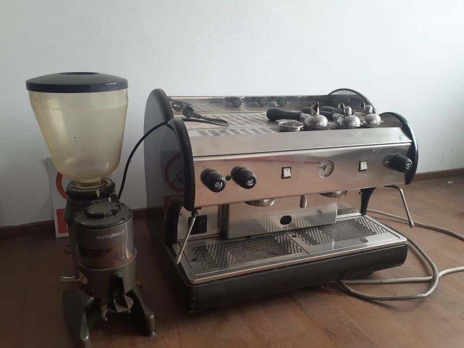 Espressor profesional de cafea Futurmat plus rasnita cu contorizare