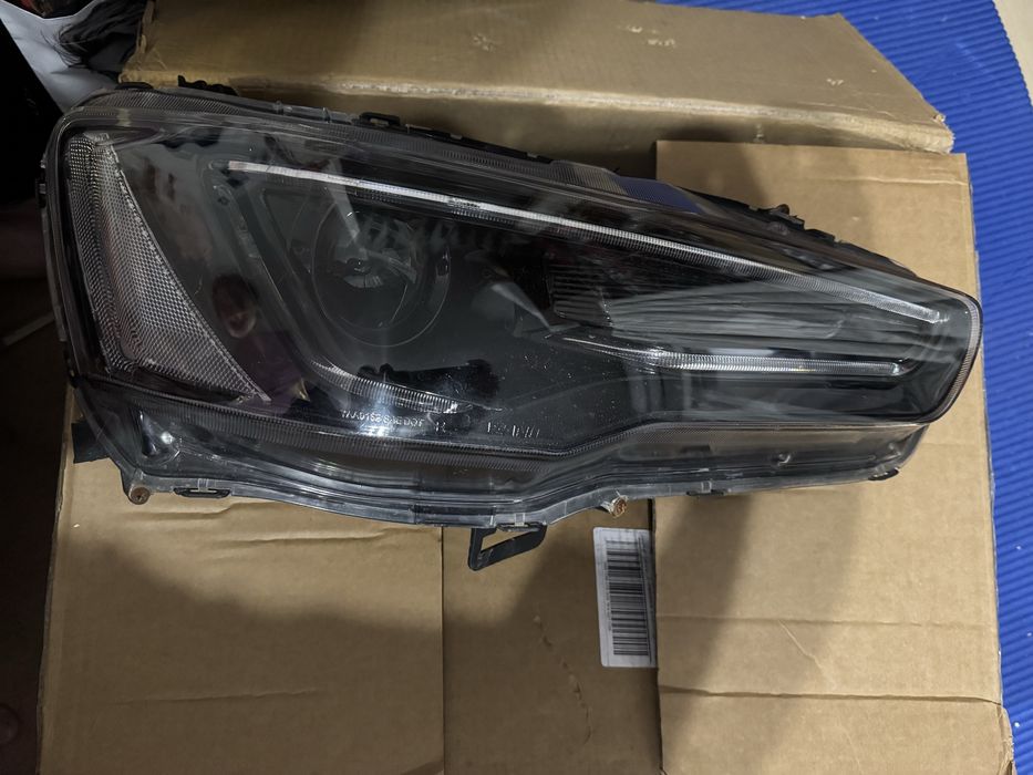 Far Mitsubishi Lancer