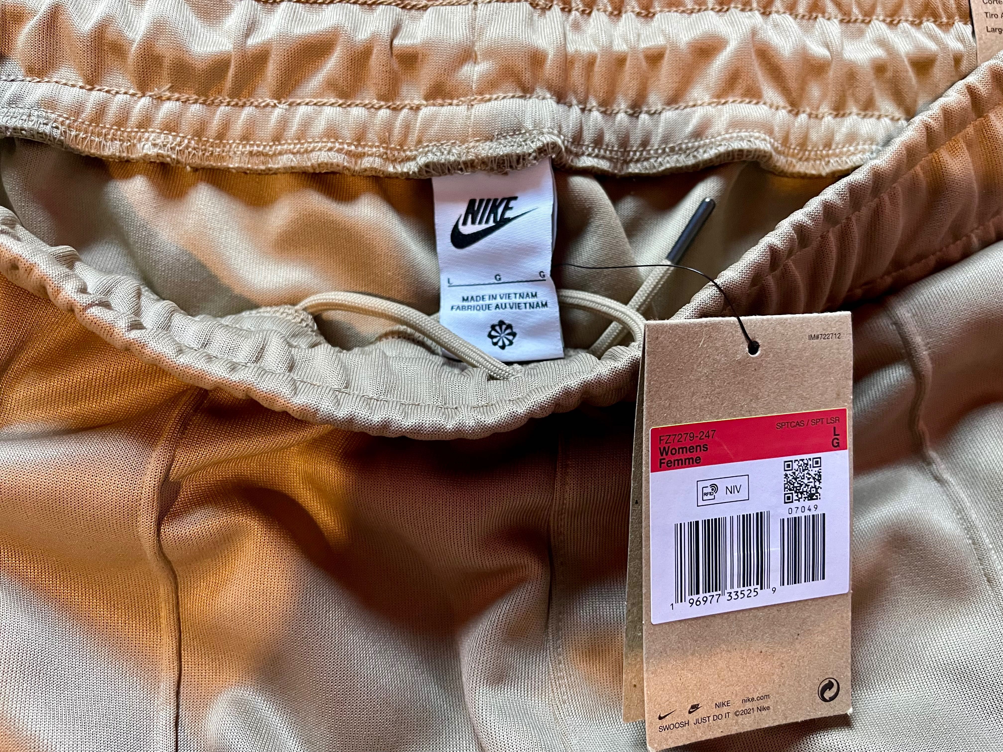 Ново дамско долнище Nike L