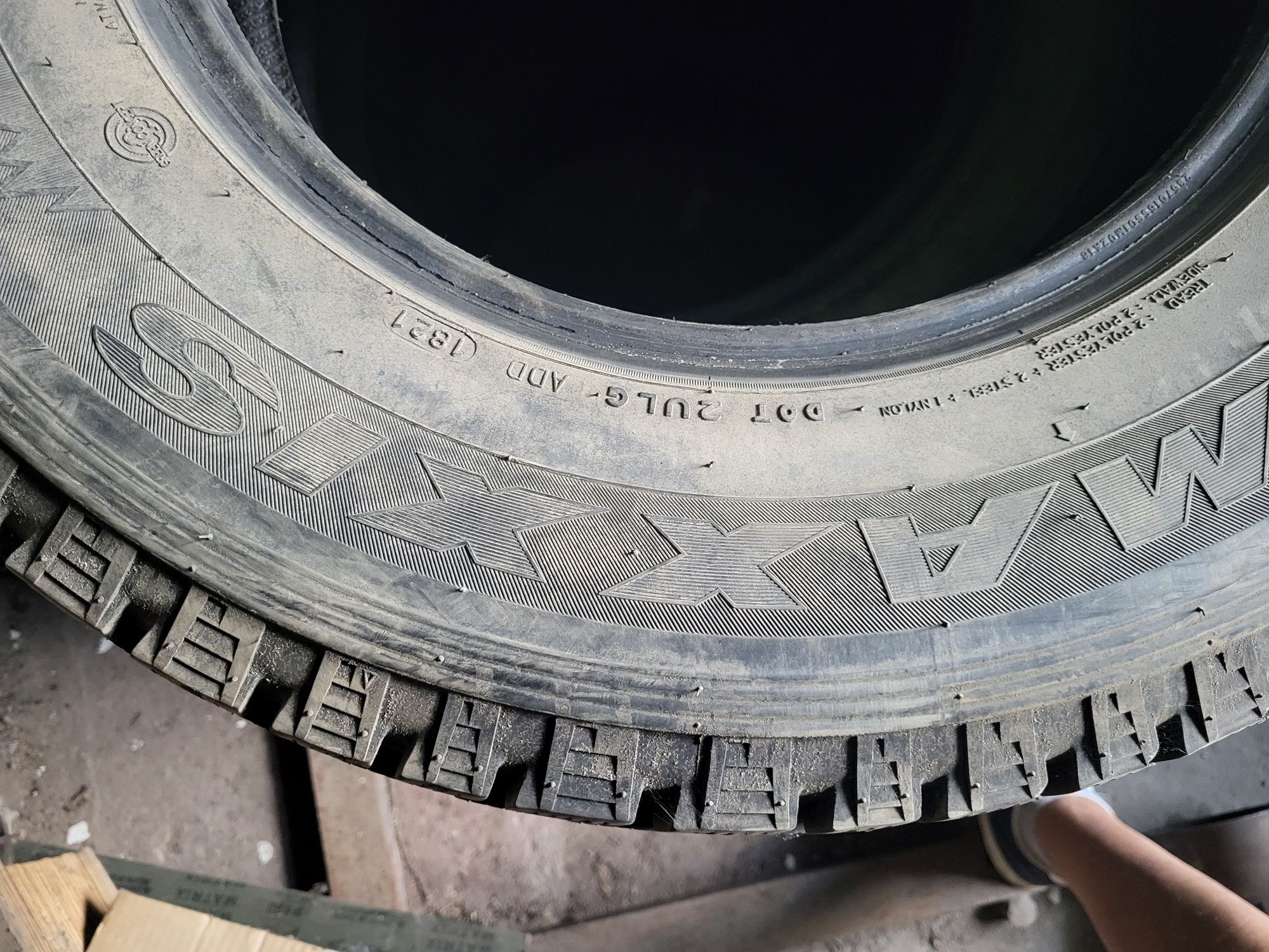 Шины r16 235/70 зимние (липучка) Maxxis