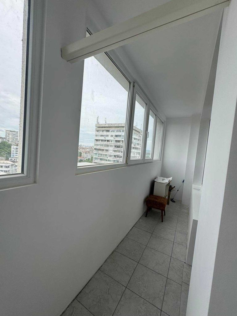 Дава се под наем Двустаен апартамент в Бургас, Лазур - 60 кв.м за 561 € - Снимка #15