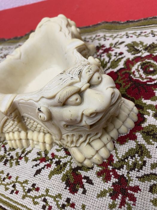 Декоративен пепелник купичка дракони Китай 1980те винтидж стил