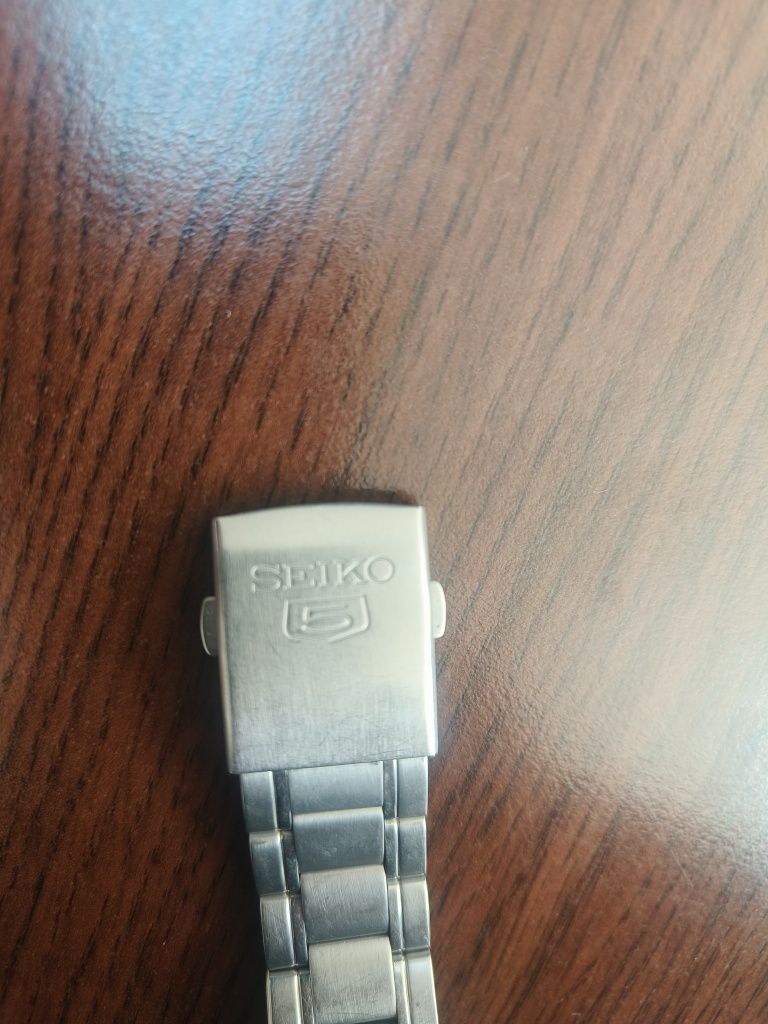 Часовник seiko 5