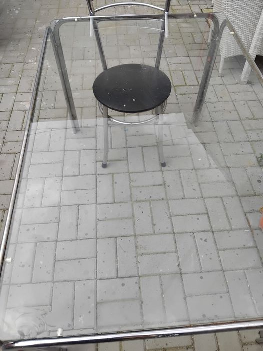 Vând masă de sticlă