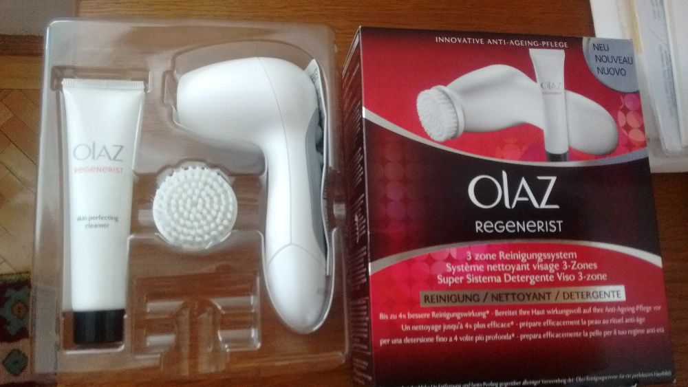 Perie curatare ten marca Olay Regenerist