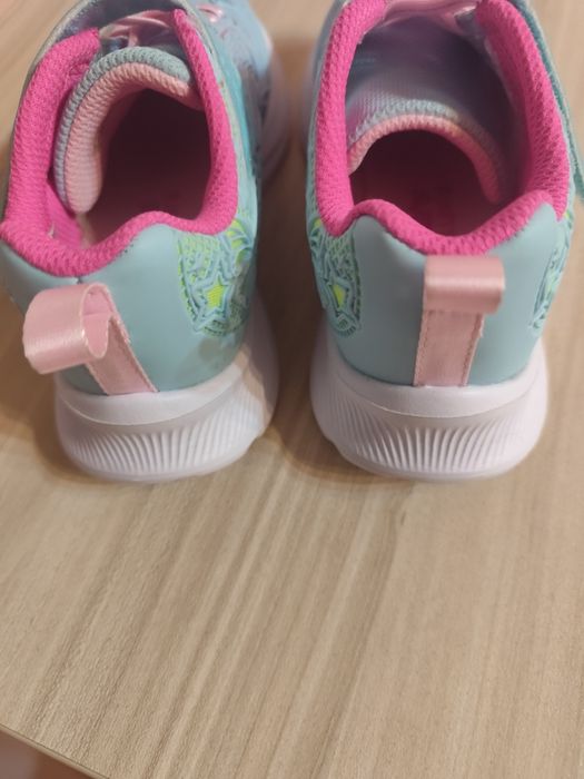 Непромокаеми маратонки Skechers