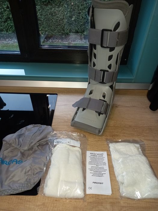 Orteza aircast  impecabila.