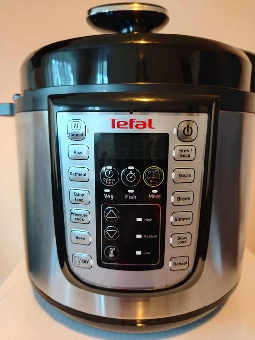 Vând Oala sub presiune electrica Tefal