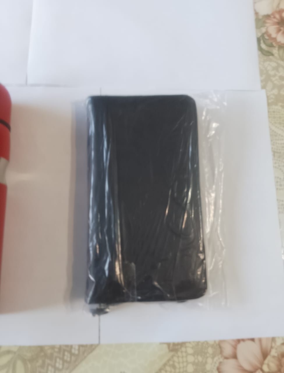Продам барсетку чёрного цвета.