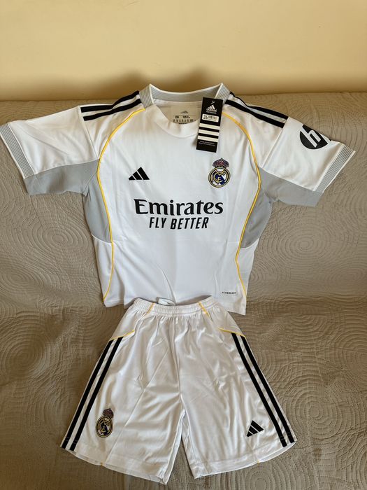 Tricou copii Real Madrid, 11-12 ani, NOU, set cu pantaloni scurti