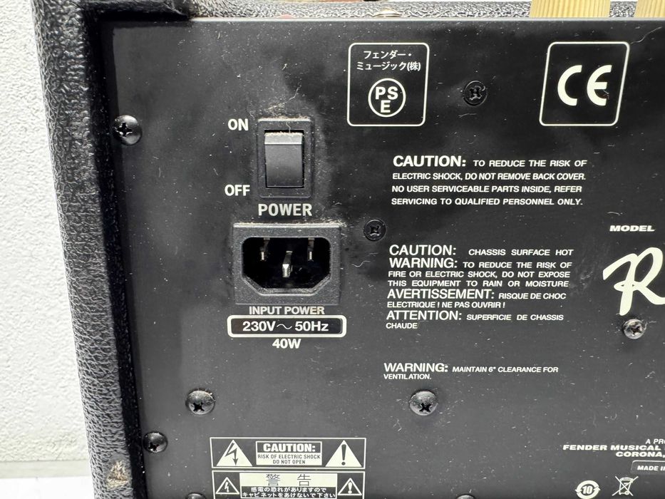 Кубе - Fender Rumble 15