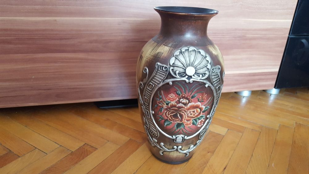 Vaza pictată model deosebit