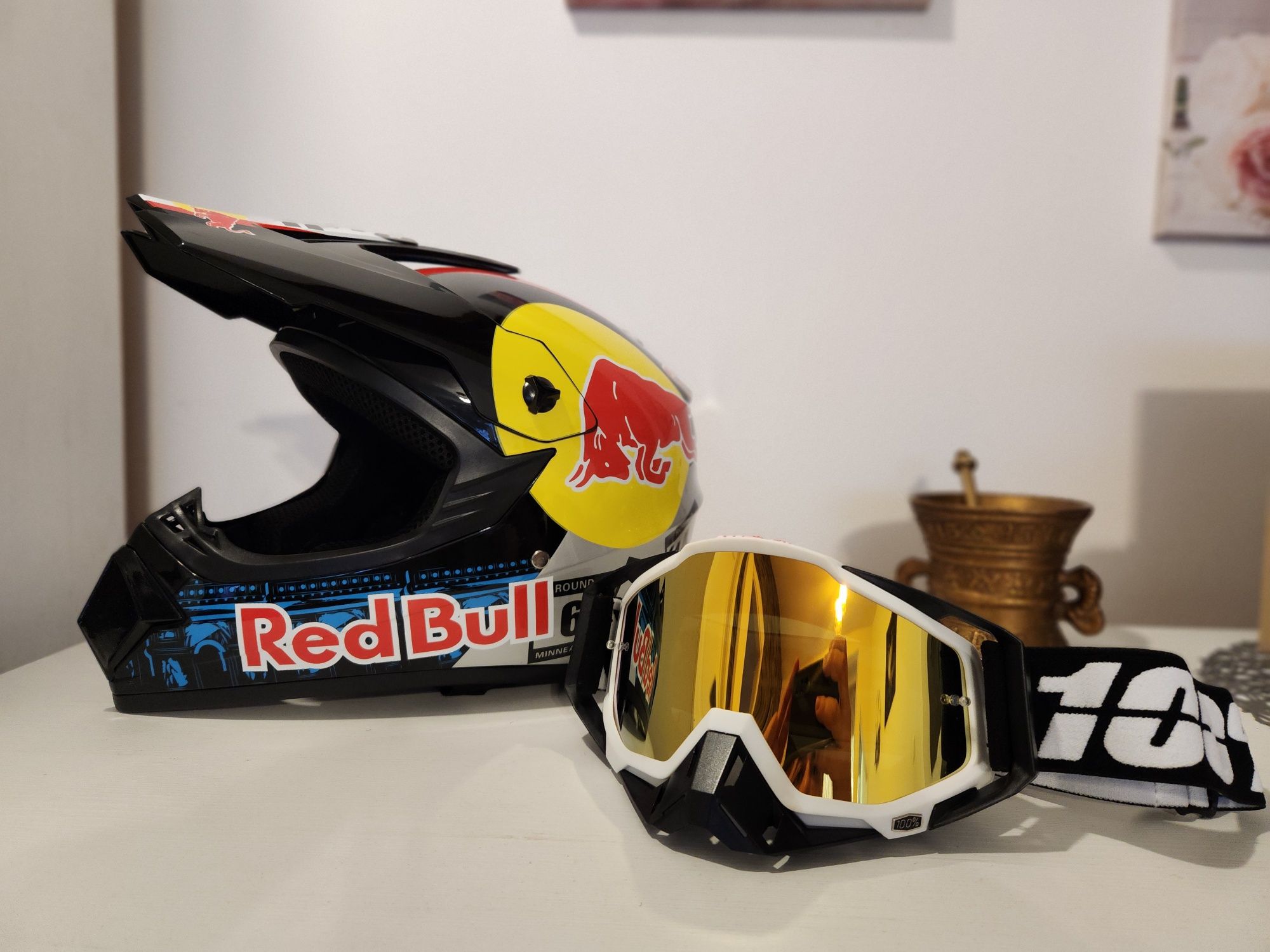 Vând Cască cu Ochelari pentru Moto ,Cross,ATV etc