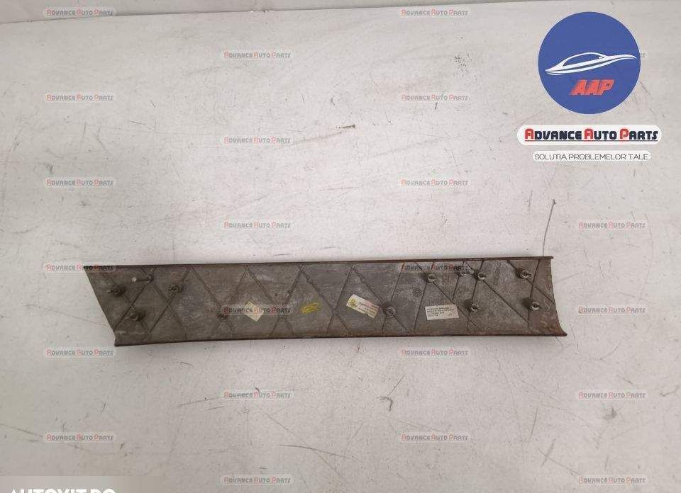 Ornament maner usa stanga originala in stare buna Maserati  Quattropor