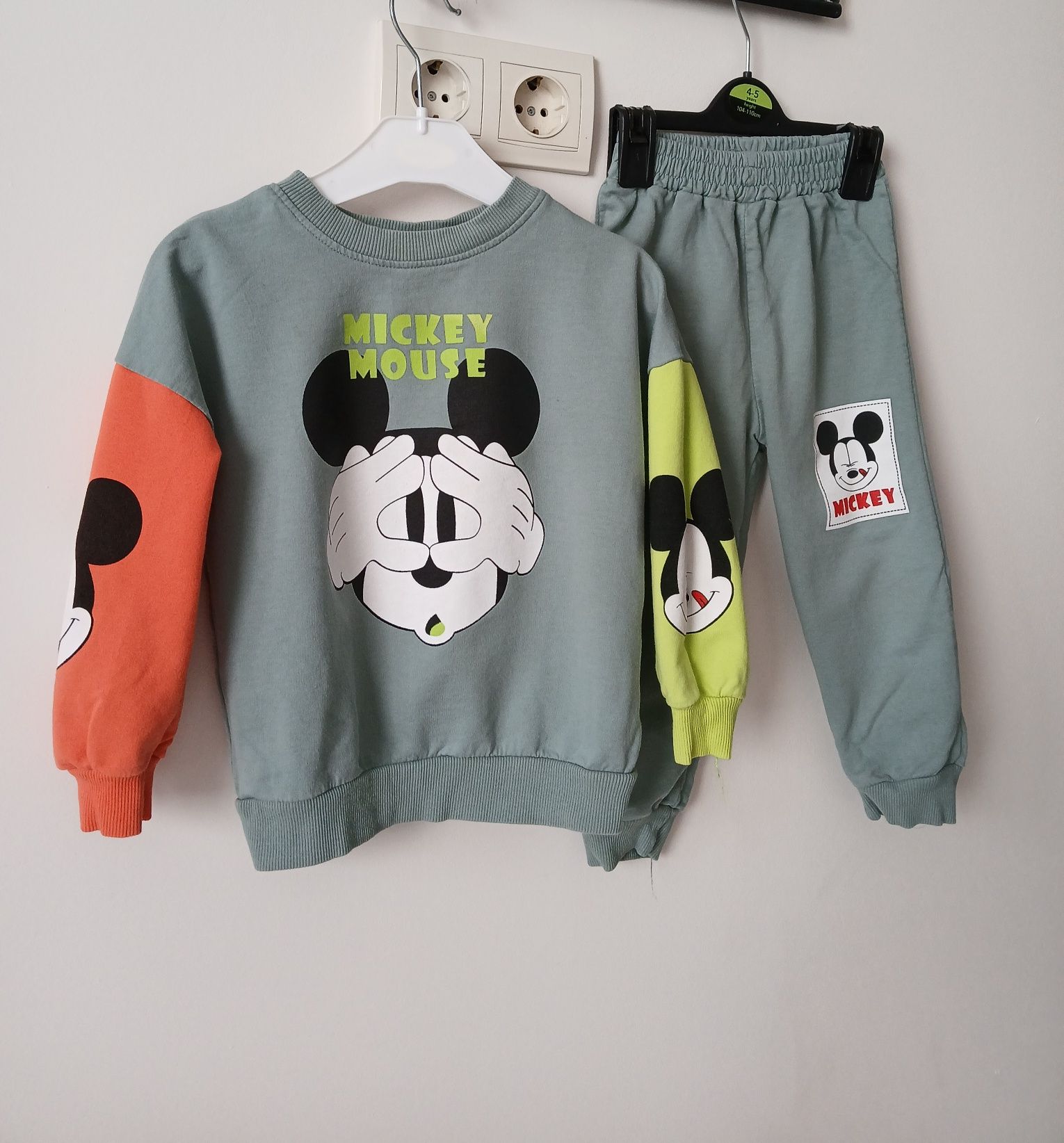 Дрехи  benetton , h&m 3-4 години