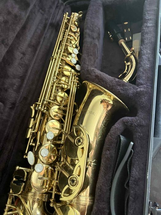 Саксофон gear4music.