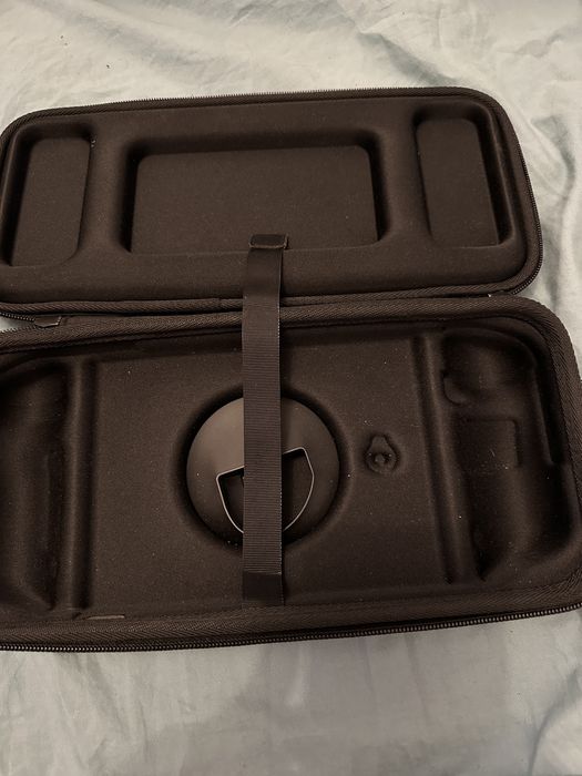 Vand lenovo legion go 1 tb / Schimb