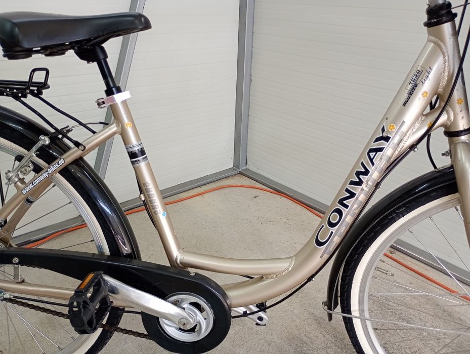 Vând bicicletă CONWAY,roti 26,cu 3 vit si frână picior !