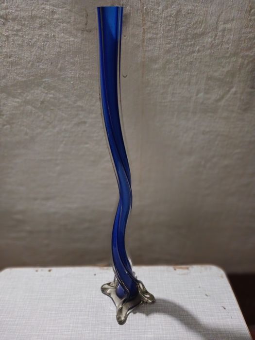 Продам  вазу  продам