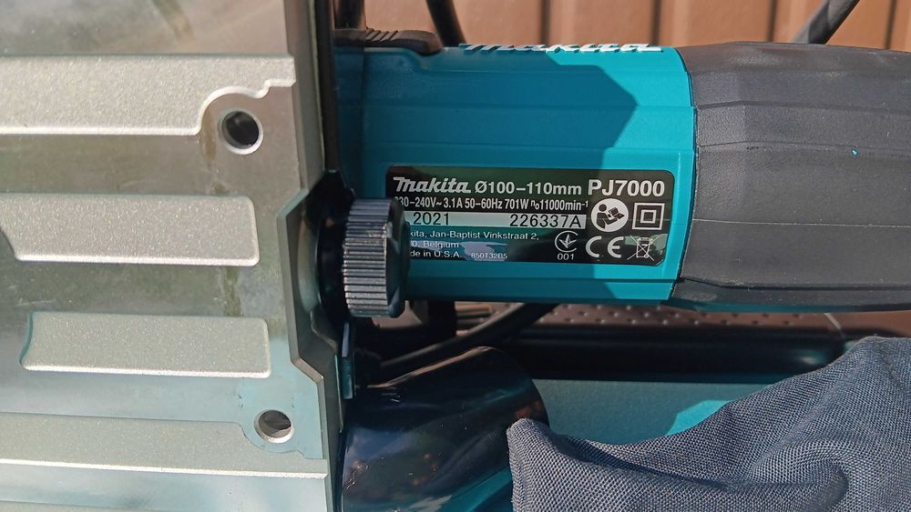 MAKITA PJ7000J Masina de frezat nuturi 700 W, Absolut NOU