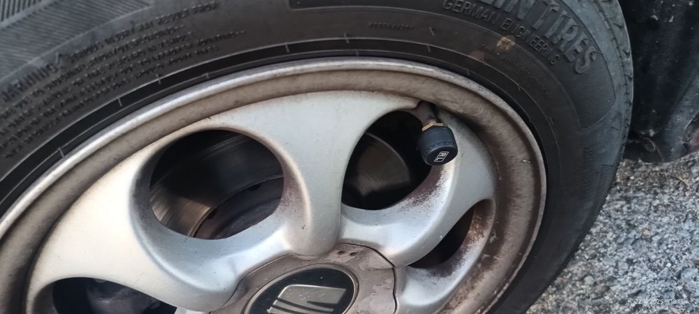 БЕЗЖИЧНА система за налягане на гумите на автомобила