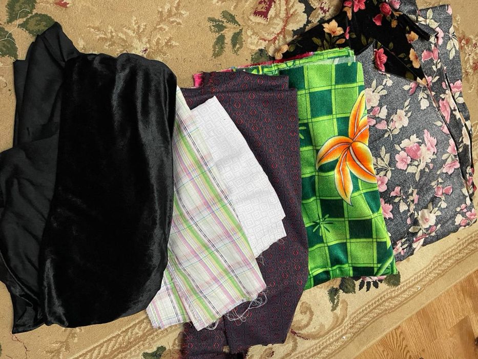 Продам куски тканей разных размеров