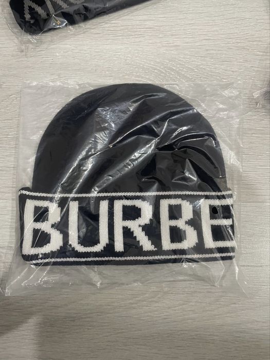 Шапки Burberry, Arcterryx, Mea culpa и многое другое