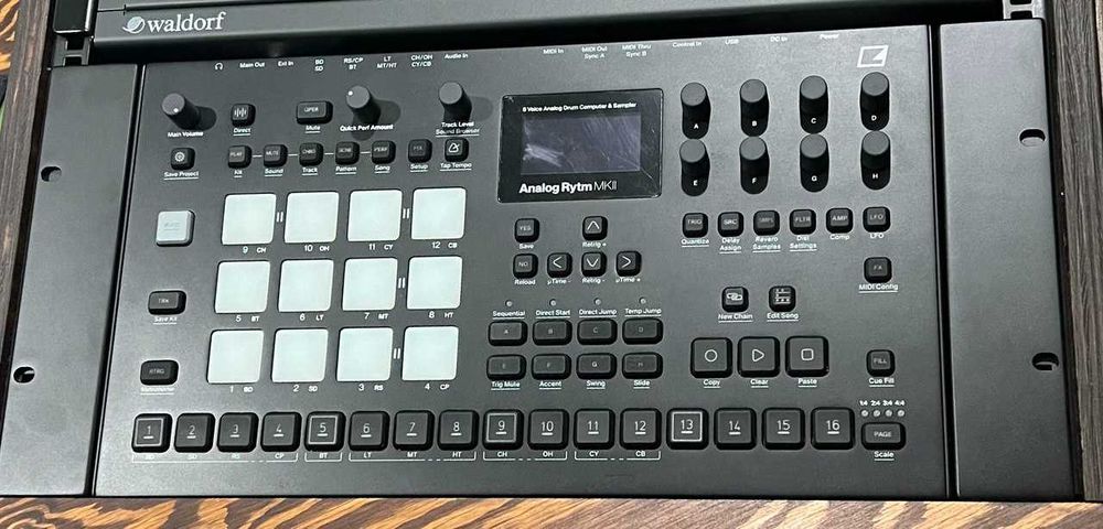 драм машина Elektron Analog Rytm