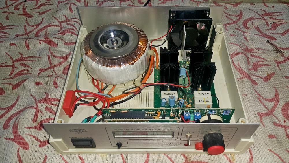 Incarcator inteligent Conrad-Charge terminal Pro