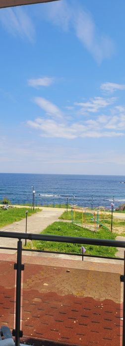 Продава студио с изглед море ахтопол