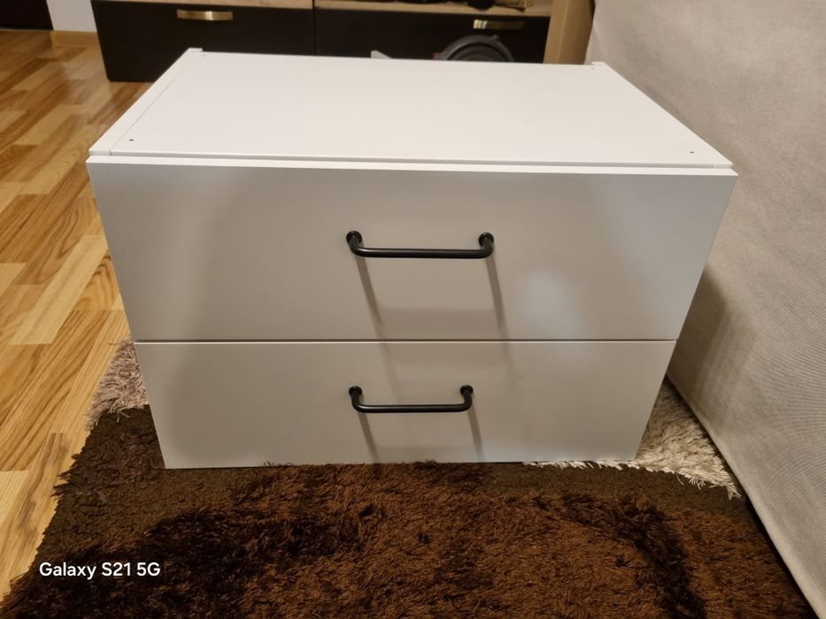 Vand 2 noptiere ikea noi - PLATSA