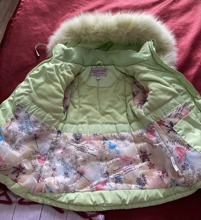 Продам зимнюю куртку детскую