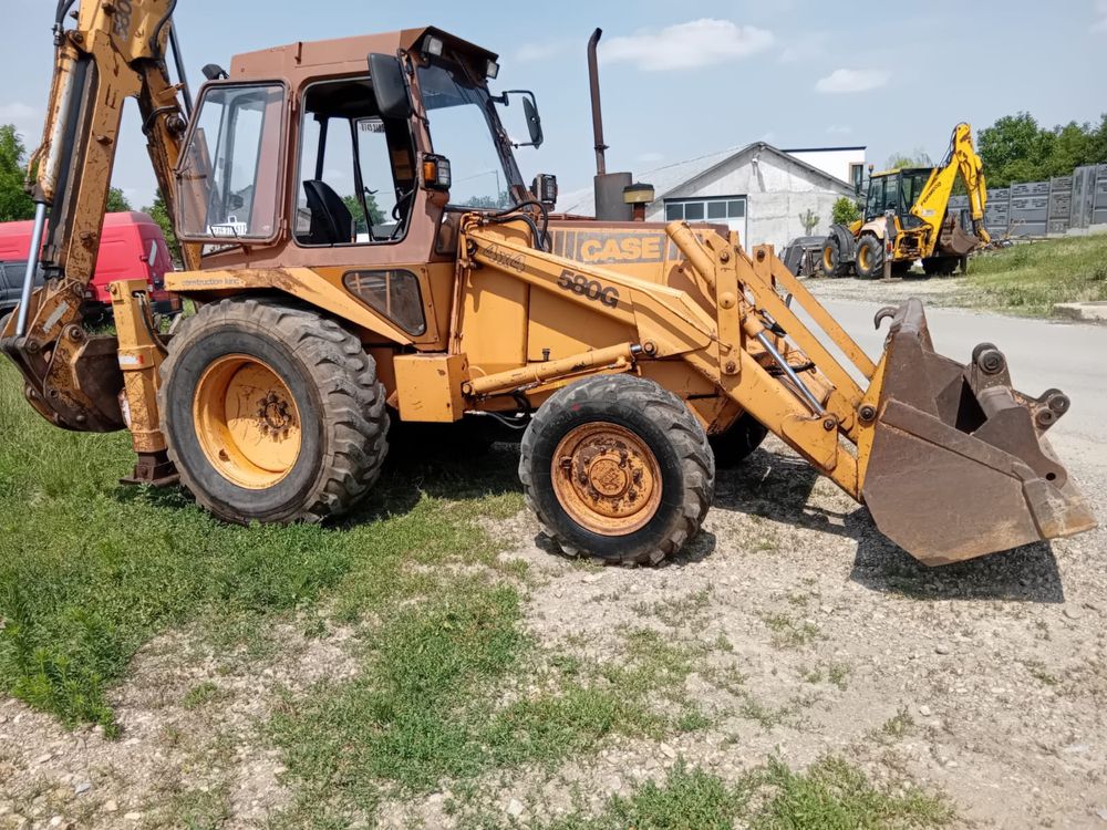 Buldoexcavator Case 580G 4X4 recent adus
