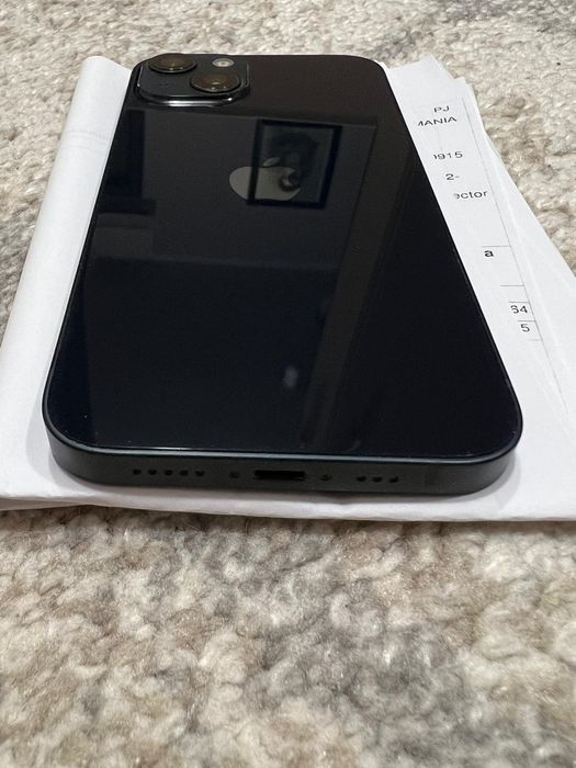 Telefon Iphone 13 impecabil + husă și folie privacy