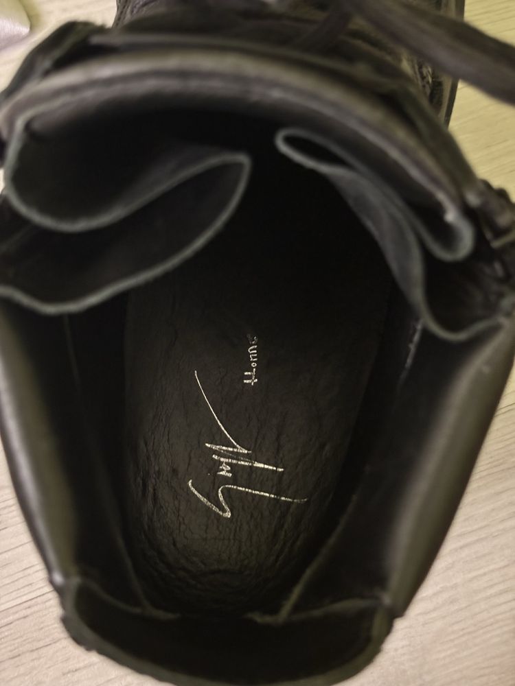 Оригинални маратонки на Giuseppe Zanotti