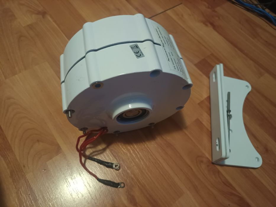 Generator de curent cu magneți neodim