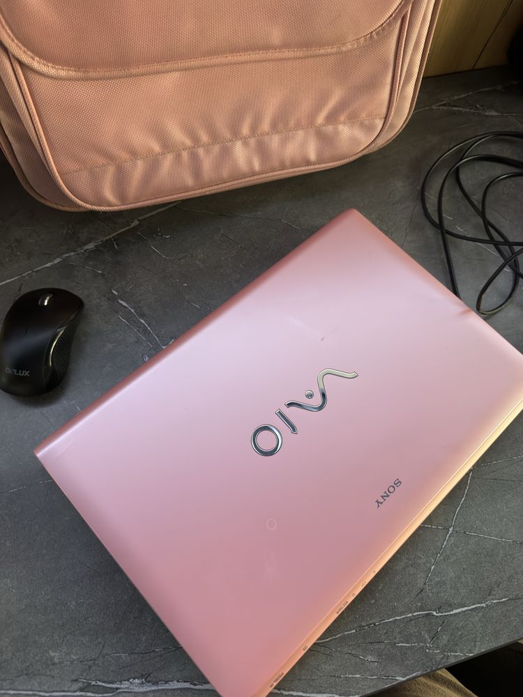 Продает ноутбук Sony VAIO E Series