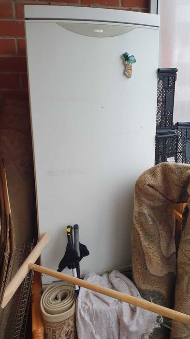Продам холодильник Zanussi (не рабочий) высота 180-190см