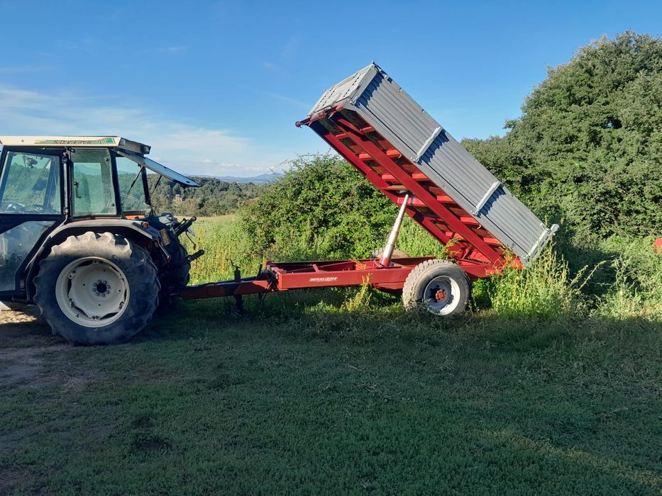 Remorcă tractor sistem basculare