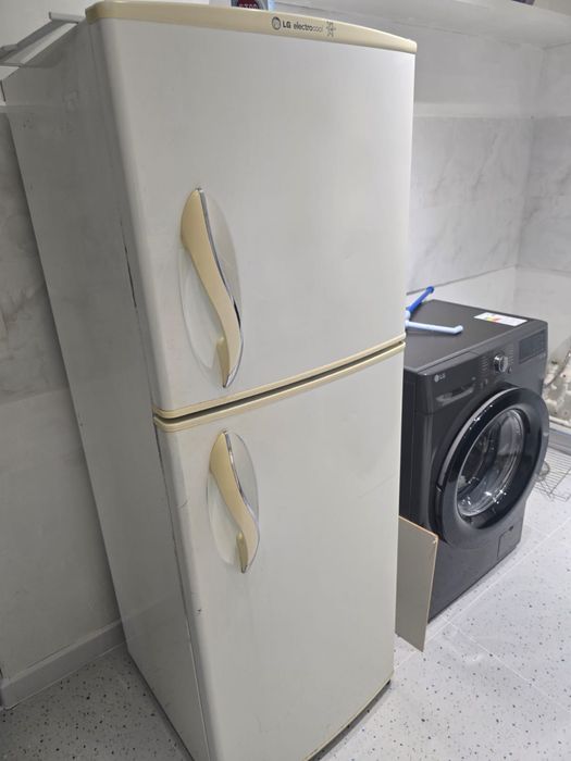 Продам холодильник LG