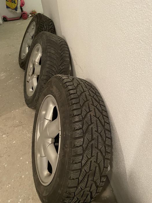 Зимни гГуми с джанти за Renault Megane – 185/65 R15