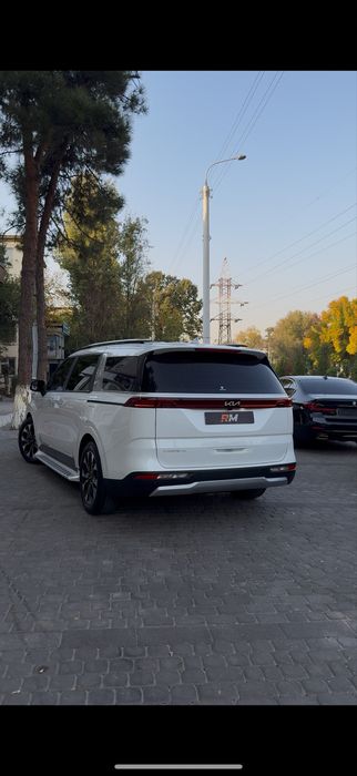 Kia karnival holati tinu tozza moshina 10000-km probeg