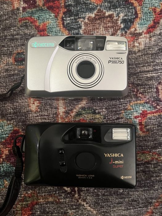 Aparate foto compacte Yashica