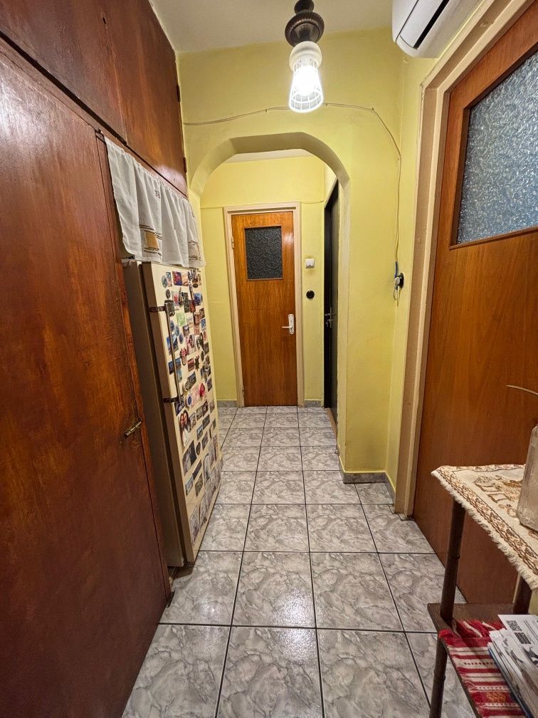 Vand apartament 2 camere