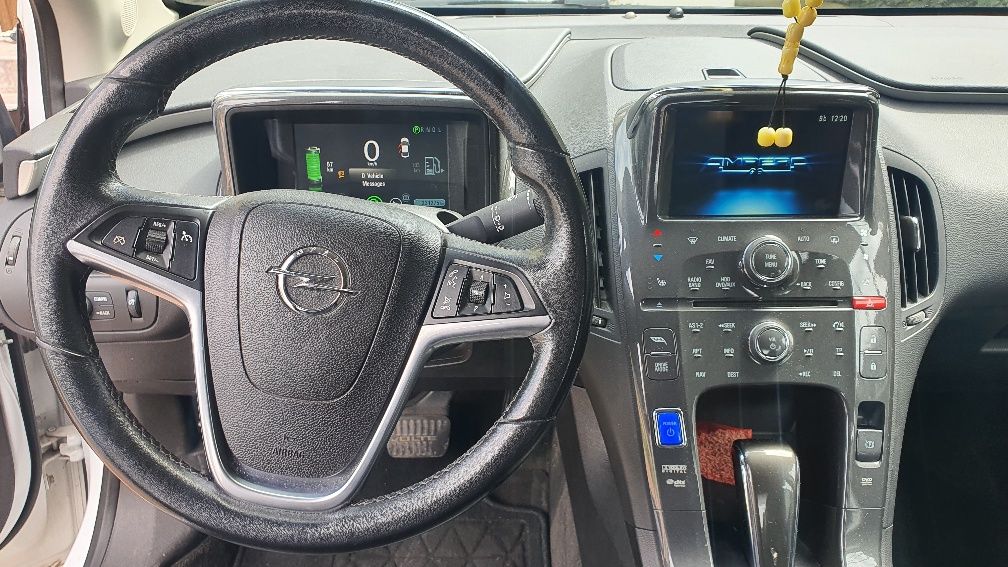 Opel Ampera hybrid