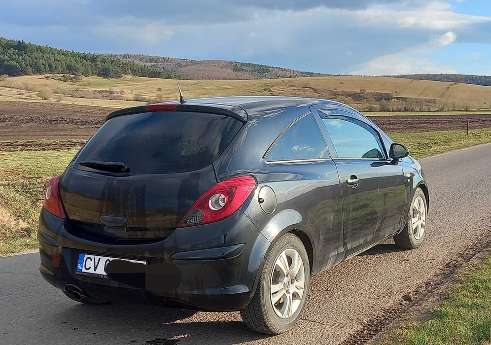 Opel Corsa D, 1.4 benzina, 2 usi