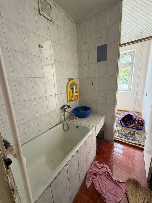 Продам своя чил 11кв 1 хона 2 этаж 4 этажлий дом 30м²