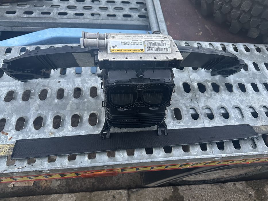 Audi А8 S8 4.0 tfsi D4 4H вмукател колектор маслен радиатор воден