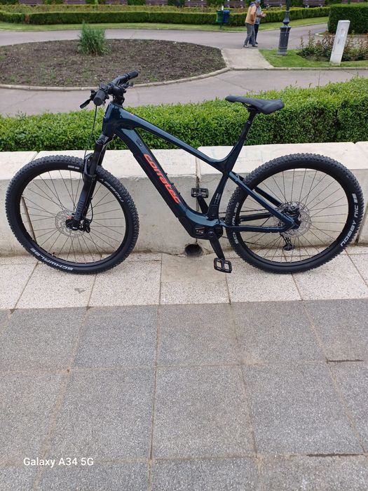 Vând bicicletă electrică MTB Hardtail 2025