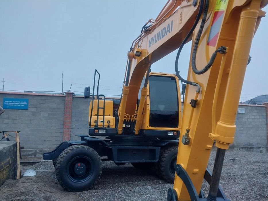 Продается Экскаватор Hyundai Robex